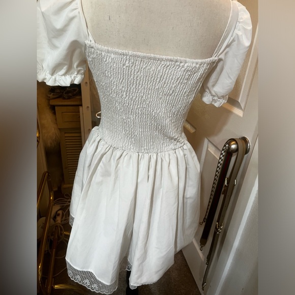 Women’s German white lace up dress - Picture 2 of 2